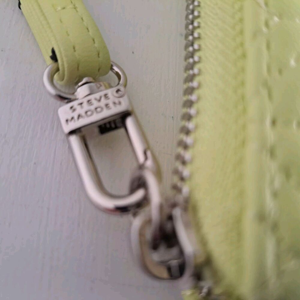 Steve Madden Zip Around Clutch Wallet Wristlet Quilted Yellow Multicompartment - Picture 2 of 9